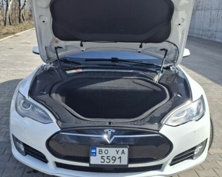Белый Тесла Модель С, объемом двигателя 0 л и пробегом 206 тыс. км за 14500 $, фото 18 на Automoto.ua