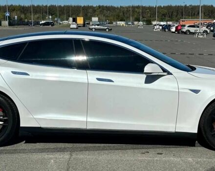 Тесла Модель С 2015 у Києві на Automoto.ua Білий Тесла Модель С, об'ємом двигуна 0 л та пробігом 132 тис. км за 13500 $, фото 3 на Automoto.ua