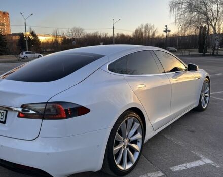 Белый Тесла Модель С, объемом двигателя 0 л и пробегом 62 тыс. км за 15999 $, фото 2 на Automoto.ua