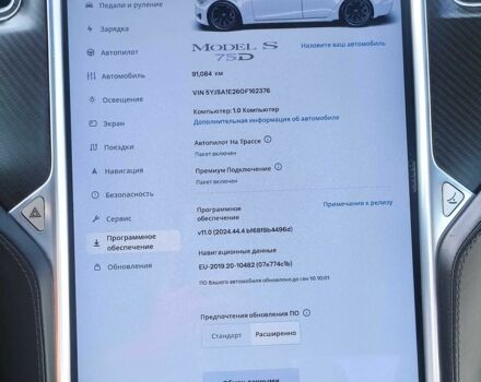 Белый Тесла Модель С, объемом двигателя 5 л и пробегом 91 тыс. км за 22900 $, фото 7 на Automoto.ua