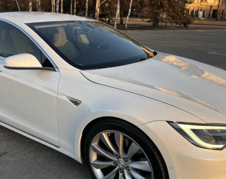 Белый Тесла Модель С, объемом двигателя 0 л и пробегом 62 тыс. км за 15999 $, фото 7 на Automoto.ua