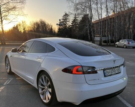Белый Тесла Модель С, объемом двигателя 0 л и пробегом 62 тыс. км за 15999 $, фото 4 на Automoto.ua