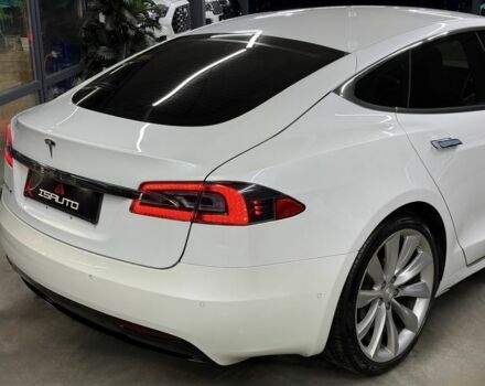 Білий Тесла Модель С, об'ємом двигуна 0 л та пробігом 61 тис. км за 15500 $, фото 9 на Automoto.ua