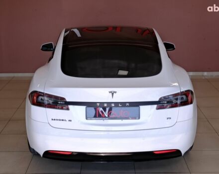 Белый Тесла Модель С, объемом двигателя 0 л и пробегом 62 тыс. км за 20900 $, фото 5 на Automoto.ua