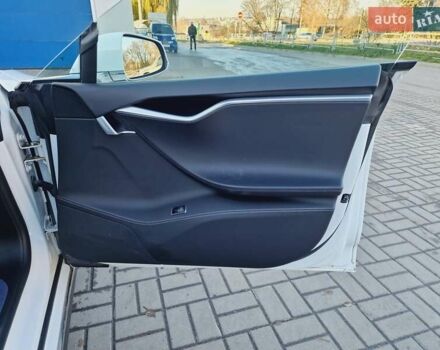 Белый Тесла Модель С, объемом двигателя 0 л и пробегом 119 тыс. км за 23999 $, фото 92 на Automoto.ua