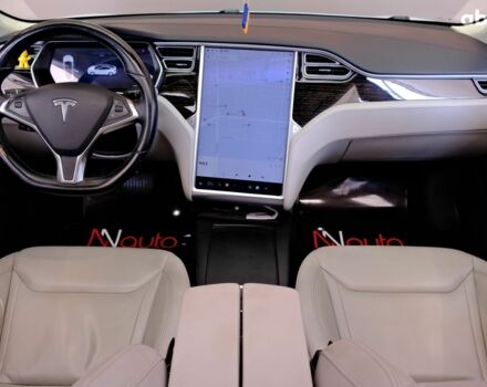 Белый Тесла Модель С, объемом двигателя 0 л и пробегом 62 тыс. км за 20900 $, фото 6 на Automoto.ua