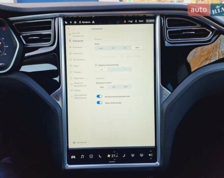 Белый Тесла Модель С, объемом двигателя 0 л и пробегом 119 тыс. км за 23999 $, фото 80 на Automoto.ua