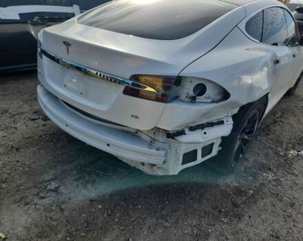 Белый Тесла Модель С, объемом двигателя 0 л и пробегом 136 тыс. км за 10000 $, фото 2 на Automoto.ua