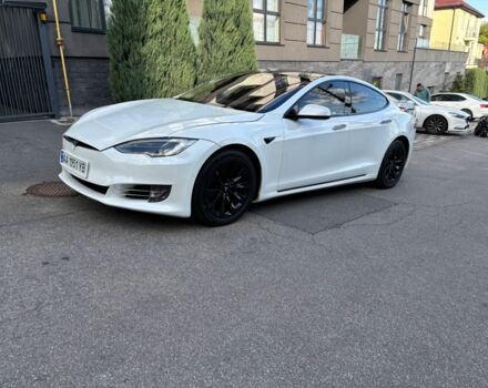 Белый Тесла Модель С, объемом двигателя 0 л и пробегом 105 тыс. км за 19900 $, фото 1 на Automoto.ua