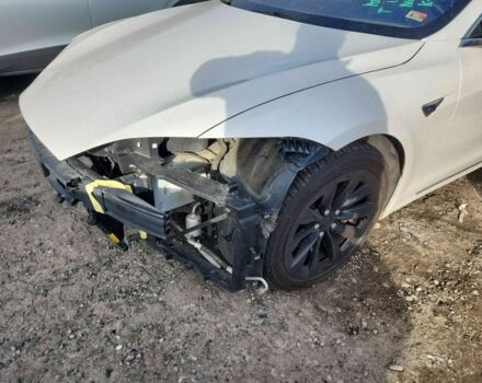 Белый Тесла Модель С, объемом двигателя 0 л и пробегом 136 тыс. км за 10000 $, фото 7 на Automoto.ua