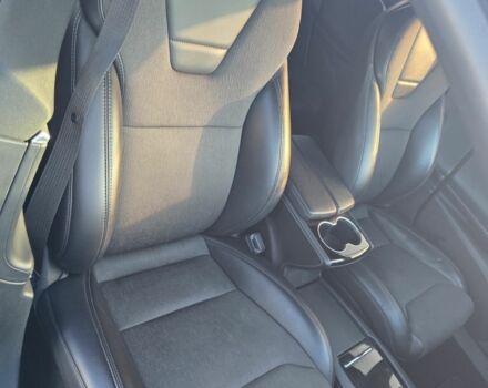 Белый Тесла Модель С, объемом двигателя 0 л и пробегом 445 тыс. км за 339 $, фото 9 на Automoto.ua