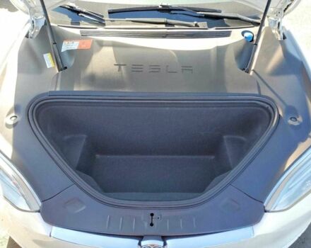 Белый Тесла Модель С, объемом двигателя 0 л и пробегом 107 тыс. км за 3400 $, фото 10 на Automoto.ua