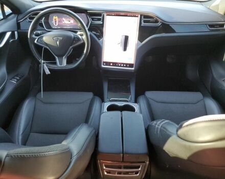 Белый Тесла Модель С, объемом двигателя 0 л и пробегом 136 тыс. км за 10000 $, фото 5 на Automoto.ua