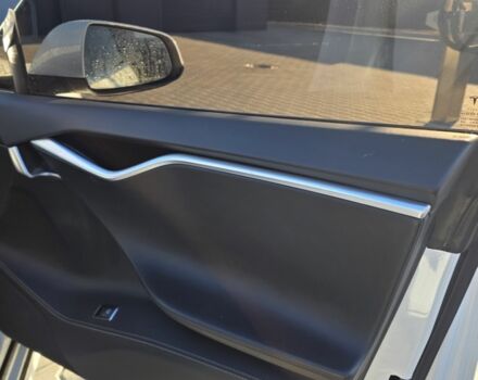 Белый Тесла Модель С, объемом двигателя 0 л и пробегом 445 тыс. км за 339 $, фото 18 на Automoto.ua