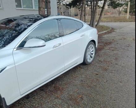 Белый Тесла Модель С, объемом двигателя 0 л и пробегом 111 тыс. км за 13600 $, фото 1 на Automoto.ua
