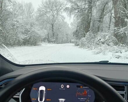 Белый Тесла Модель С, объемом двигателя 0 л и пробегом 111 тыс. км за 16600 $, фото 3 на Automoto.ua