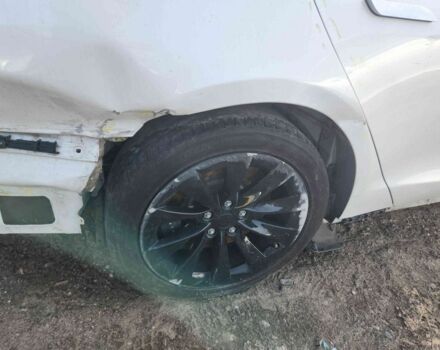 Белый Тесла Модель С, объемом двигателя 0 л и пробегом 136 тыс. км за 10000 $, фото 3 на Automoto.ua