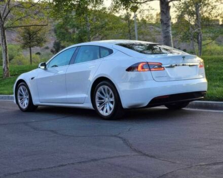 Тесла Модель С 2017 в Киеве на Automoto.ua Белый Тесла Модель С, объемом двигателя 0 л и пробегом 54 тыс. км за 11000 $, фото 7 на Automoto.ua