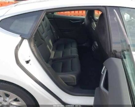 Белый Тесла Модель С, объемом двигателя 0 л и пробегом 51 тыс. км за 4800 $, фото 7 на Automoto.ua