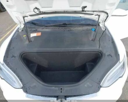 Белый Тесла Модель С, объемом двигателя 0 л и пробегом 51 тыс. км за 4800 $, фото 8 на Automoto.ua