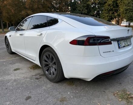 Белый Тесла Модель С, объемом двигателя 0 л и пробегом 40 тыс. км за 24000 $, фото 2 на Automoto.ua