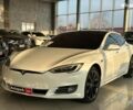 Белый Тесла Модель С, объемом двигателя 1 л и пробегом 95 тыс. км за 28990 $, фото 1 на Automoto.ua