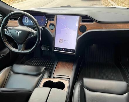 Белый Тесла Модель С, объемом двигателя 0 л и пробегом 45 тыс. км за 13300 $, фото 9 на Automoto.ua