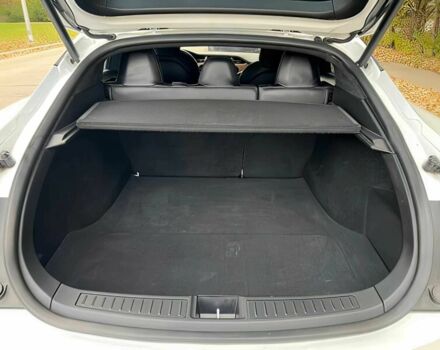 Белый Тесла Модель С, объемом двигателя 0 л и пробегом 45 тыс. км за 13300 $, фото 12 на Automoto.ua