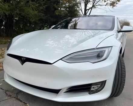 Белый Тесла Модель С, объемом двигателя 0 л и пробегом 45 тыс. км за 13300 $, фото 2 на Automoto.ua