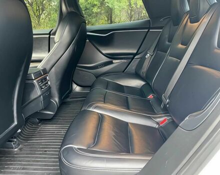 Белый Тесла Модель С, объемом двигателя 0 л и пробегом 45 тыс. км за 13300 $, фото 10 на Automoto.ua