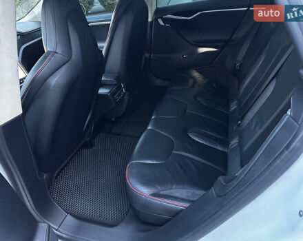 Белый Тесла Модель С, объемом двигателя 0 л и пробегом 172 тыс. км за 21750 $, фото 12 на Automoto.ua