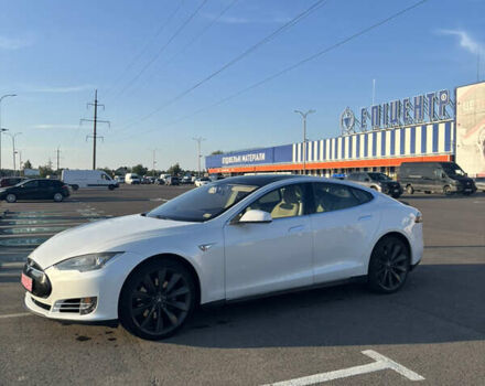 Белый Тесла Модель С, объемом двигателя 0 л и пробегом 178 тыс. км за 15500 $, фото 3 на Automoto.ua