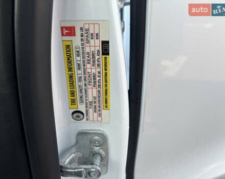 Белый Тесла Модель С, объемом двигателя 0 л и пробегом 178 тыс. км за 15500 $, фото 26 на Automoto.ua