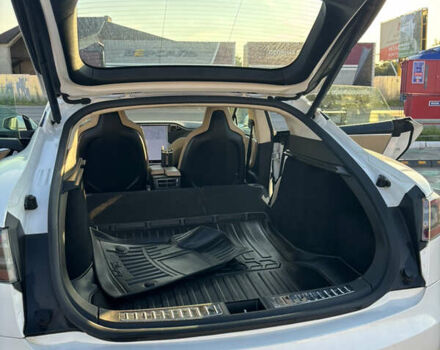 Белый Тесла Модель С, объемом двигателя 0 л и пробегом 178 тыс. км за 15500 $, фото 43 на Automoto.ua