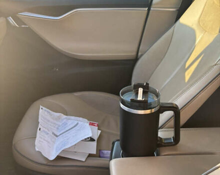 Белый Тесла Модель С, объемом двигателя 0 л и пробегом 178 тыс. км за 15500 $, фото 16 на Automoto.ua