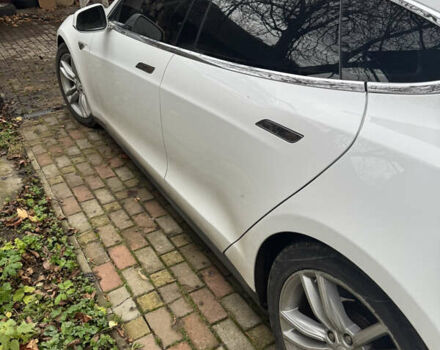 Белый Тесла Модель С, объемом двигателя 0 л и пробегом 150 тыс. км за 11499 $, фото 2 на Automoto.ua