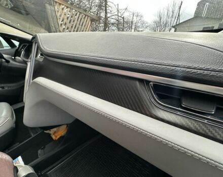 Білий Тесла Модель С, об'ємом двигуна 0 л та пробігом 145 тис. км за 10800 $, фото 7 на Automoto.ua