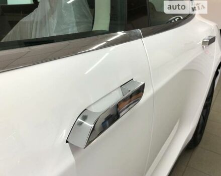 Білий Тесла Модель С, об'ємом двигуна 0 л та пробігом 52 тис. км за 30499 $, фото 8 на Automoto.ua