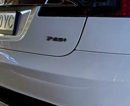 Белый Тесла Модель С, объемом двигателя 0 л и пробегом 161 тыс. км за 15100 $, фото 1 на Automoto.ua