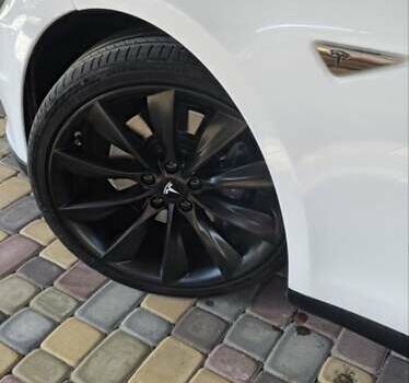 Белый Тесла Модель С, объемом двигателя 0 л и пробегом 161 тыс. км за 15100 $, фото 12 на Automoto.ua