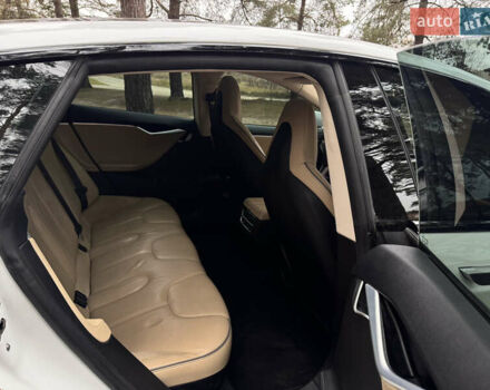 Білий Тесла Модель С, об'ємом двигуна 0 л та пробігом 115 тис. км за 15800 $, фото 9 на Automoto.ua