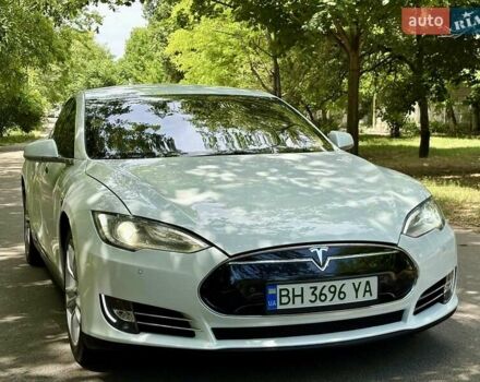 Білий Тесла Модель С, об'ємом двигуна 0 л та пробігом 103 тис. км за 14600 $, фото 11 на Automoto.ua