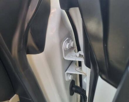 Белый Тесла Модель С, объемом двигателя 0 л и пробегом 190 тыс. км за 13200 $, фото 24 на Automoto.ua