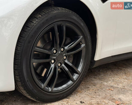 Білий Тесла Модель С, об'ємом двигуна 0 л та пробігом 115 тис. км за 15800 $, фото 6 на Automoto.ua