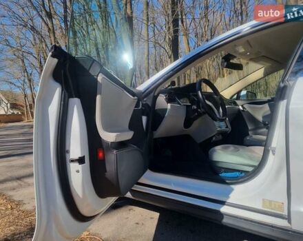 Белый Тесла Модель С, объемом двигателя 0 л и пробегом 190 тыс. км за 13200 $, фото 11 на Automoto.ua
