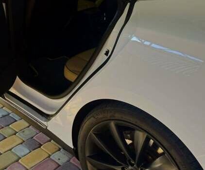 Белый Тесла Модель С, объемом двигателя 0 л и пробегом 161 тыс. км за 15100 $, фото 8 на Automoto.ua