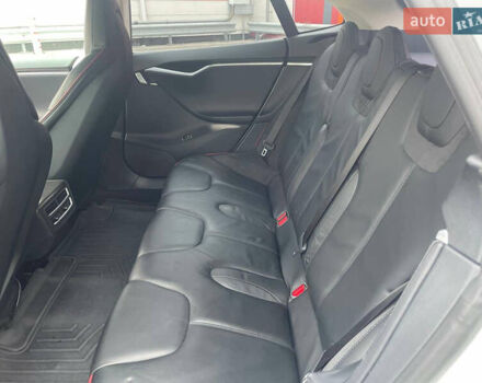 Белый Тесла Модель С, объемом двигателя 0 л и пробегом 165 тыс. км за 13200 $, фото 34 на Automoto.ua