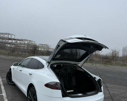 Белый Тесла Модель С, объемом двигателя 0 л и пробегом 118 тыс. км за 12000 $, фото 24 на Automoto.ua