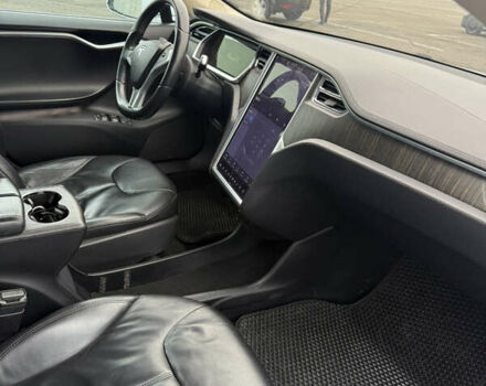 Белый Тесла Модель С, объемом двигателя 0 л и пробегом 118 тыс. км за 12000 $, фото 6 на Automoto.ua
