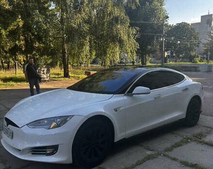 Белый Тесла Модель С, объемом двигателя 0 л и пробегом 260 тыс. км за 14000 $, фото 1 на Automoto.ua
